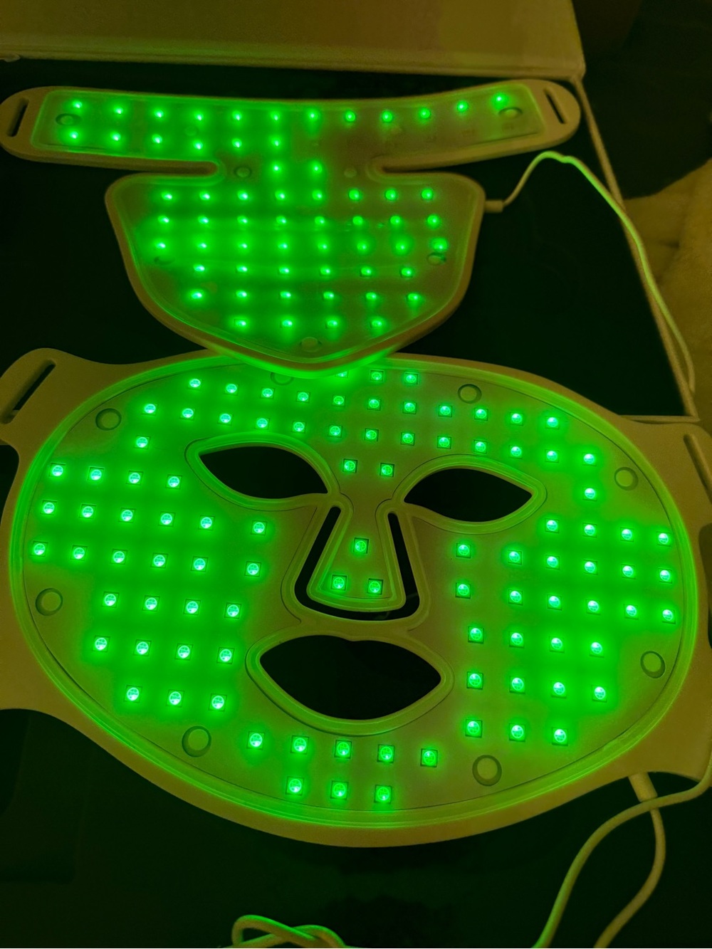 LED Red Light Therapy Face & Neck Mask - Picture 9 of 15